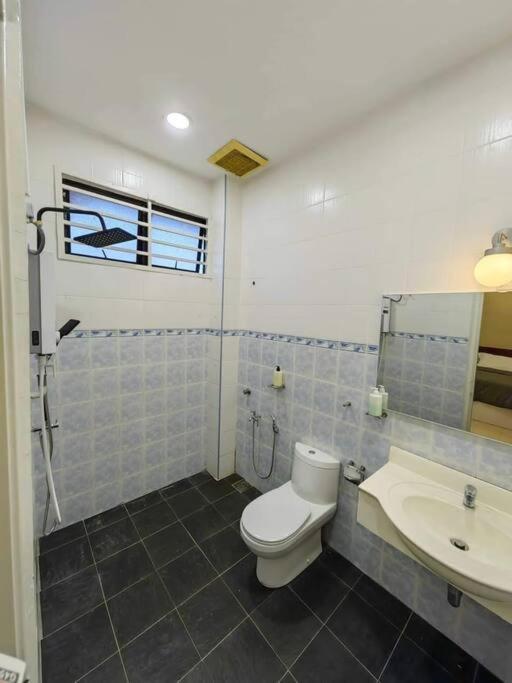 T House Nearby Kuantan East Coast Shopping Mall Exterior foto